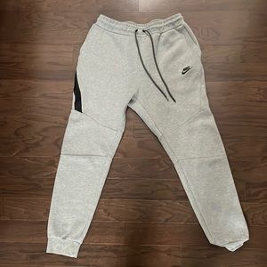 Mens Nike Sweatpants w/ zip pocket